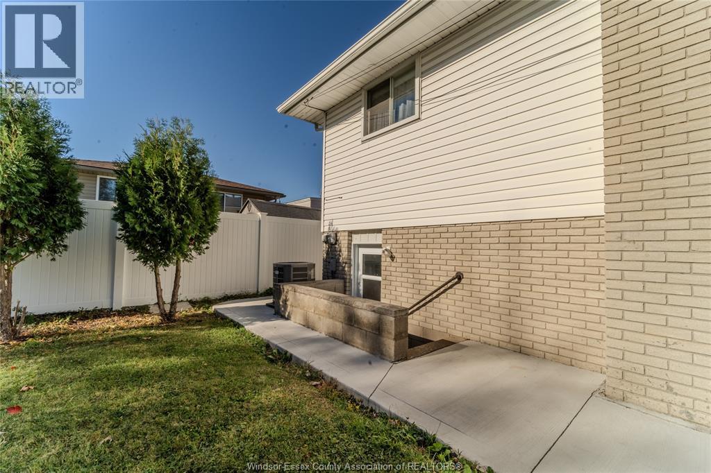 5935 Rose Unit# Lower, Windsor, Ontario N8T 3E2 - Photo 3 - 25028087