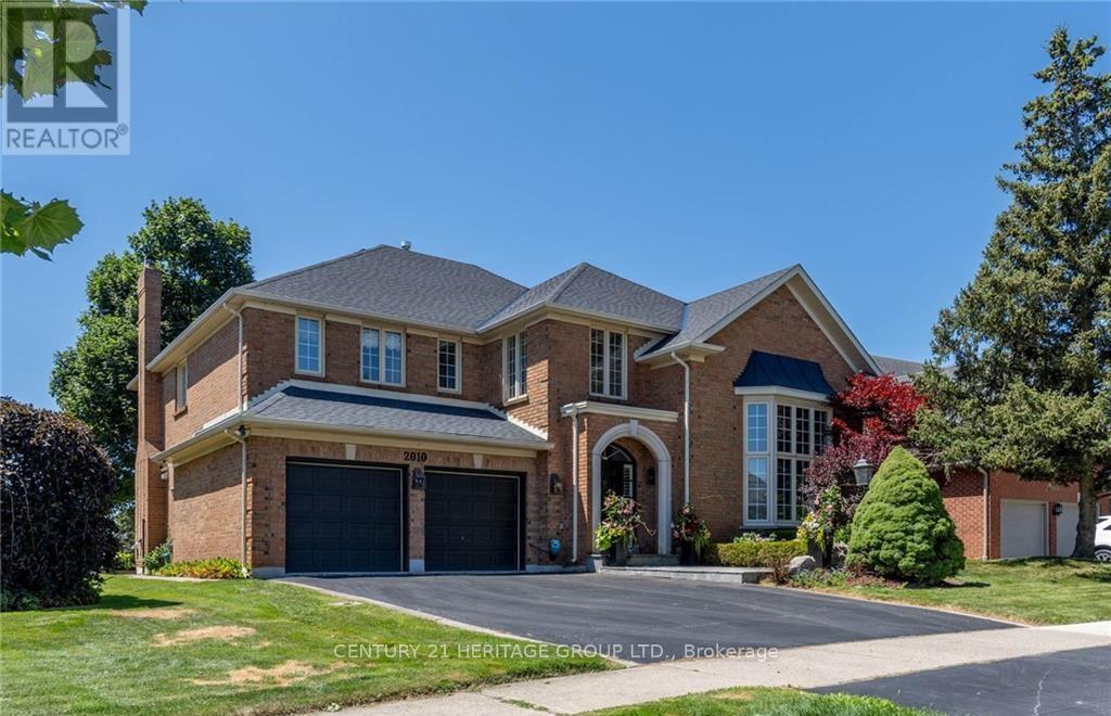 2010 PARKLANE CRESCENT, Burlington, Ontario