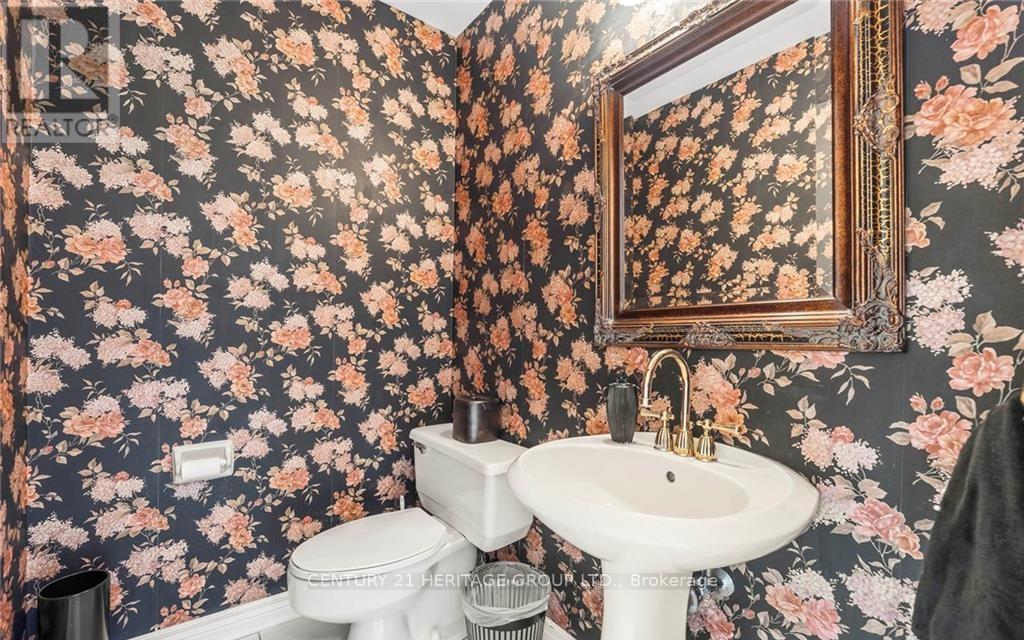 2010 Parklane Crescent, Burlington, Ontario  L7M 3V5 - Photo 14 - W12523840