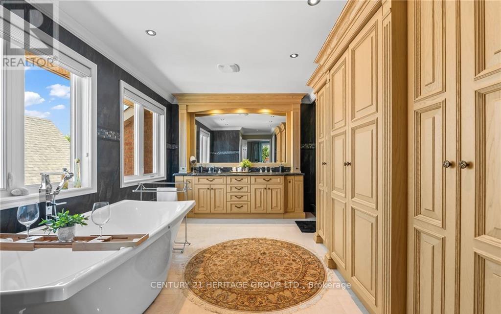 2010 Parklane Crescent, Burlington, Ontario  L7M 3V5 - Photo 18 - W12523840