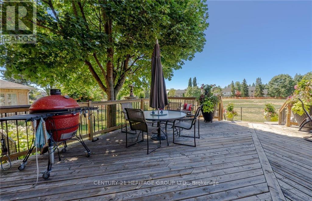 2010 Parklane Crescent, Burlington, Ontario  L7M 3V5 - Photo 35 - W12523840