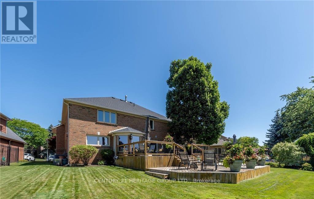 2010 Parklane Crescent, Burlington, Ontario  L7M 3V5 - Photo 37 - W12523840