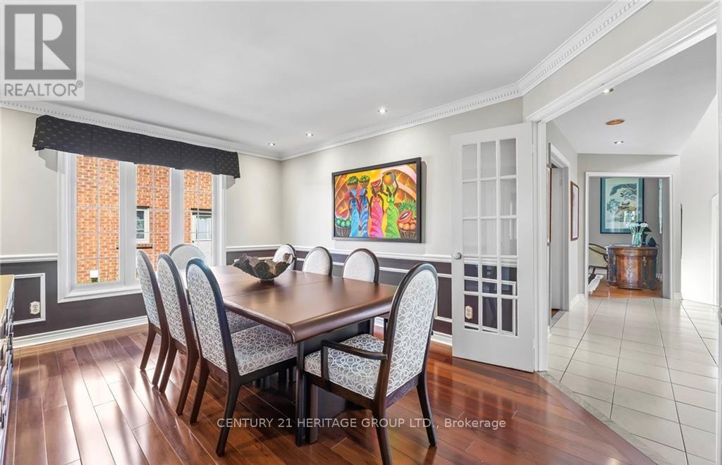 2010 Parklane Crescent, Burlington, Ontario  L7M 3V5 - Photo 4 - W12523840