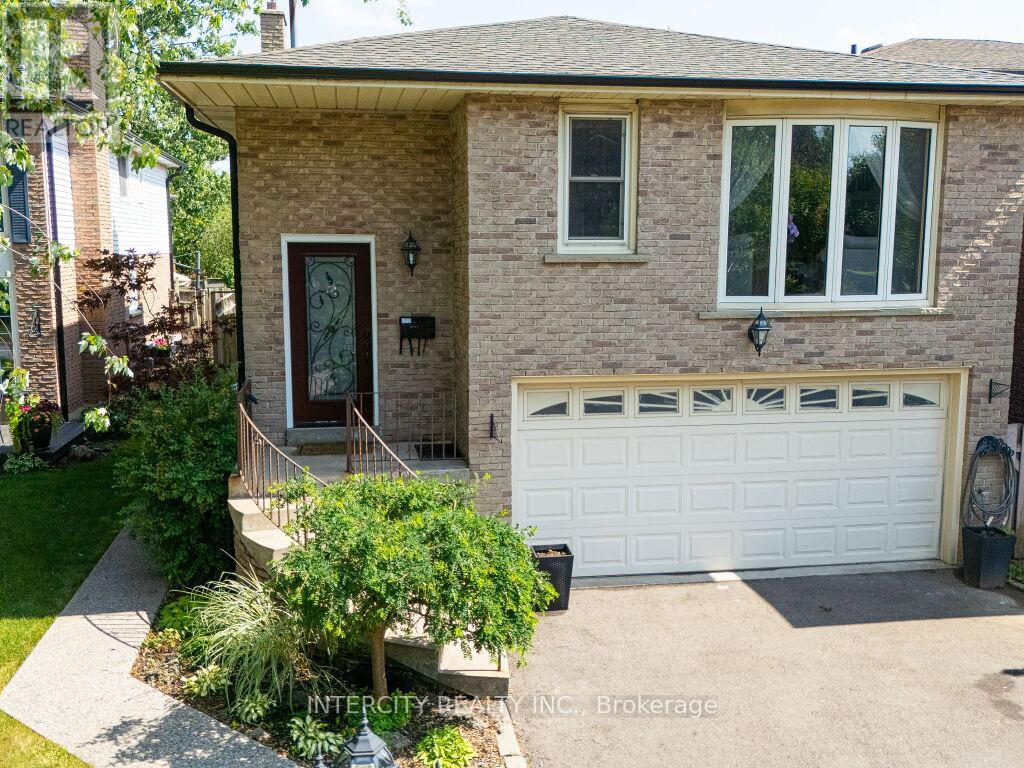 841 Coulson Avenue, Milton, Ontario  L9T 4K3 - Photo 4 - W12523892