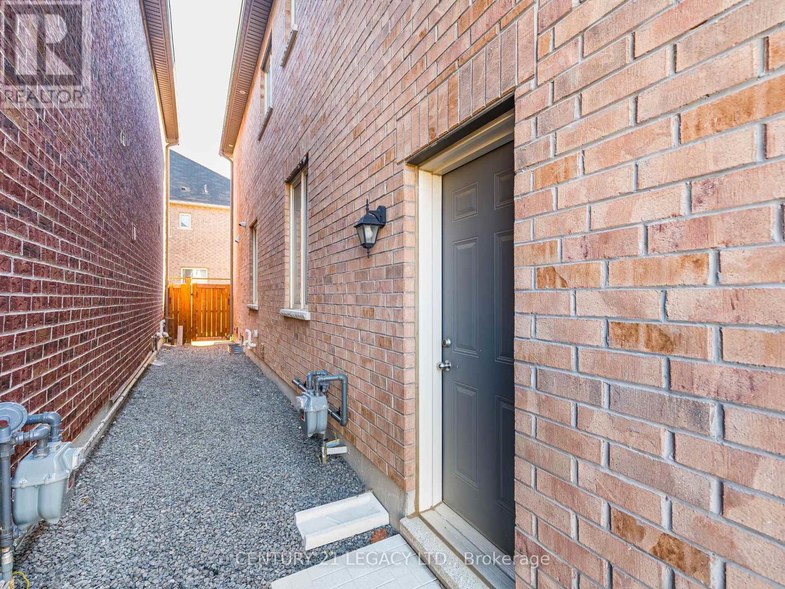 21 Goodview Drive, Brampton, Ontario  L6R 4C3 - Photo 47 - W12523922