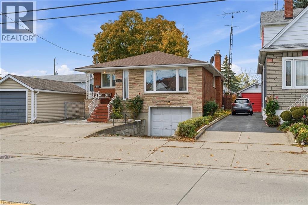 247 Grantham Avenue, St. Catharines, Ontario L2M 4Z6 - Photo 2 - 40781082