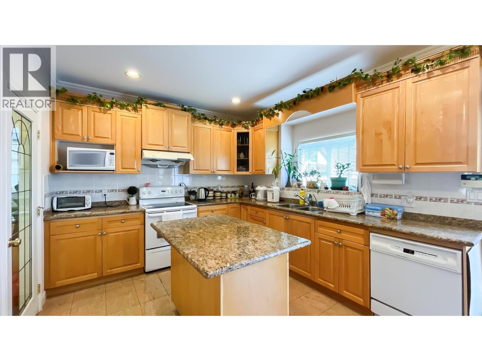 2802 E 45th Avenue, Vancouver, British Columbia  V5R 3C4 - Photo 8 - R3031190