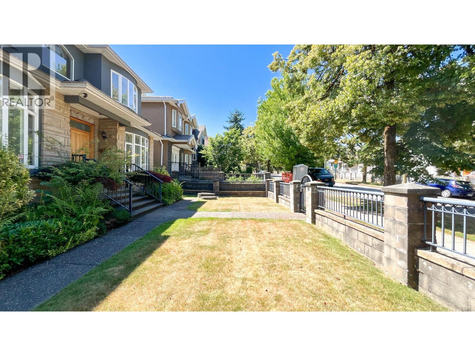 2802 E 45th Avenue, Vancouver, British Columbia  V5R 3C4 - Photo 2 - R3031190