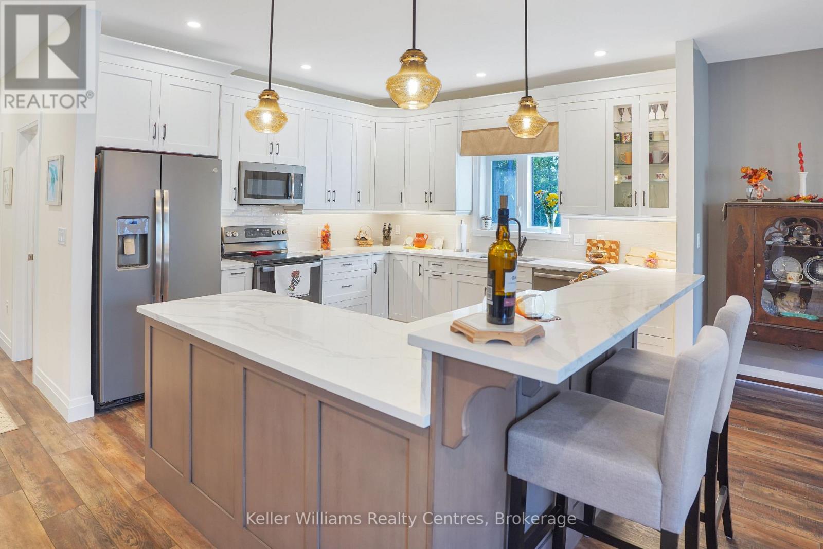 18 Telford Street, South Bruce Peninsula, Ontario  N0H 2T0 - Photo 12 - X12523944