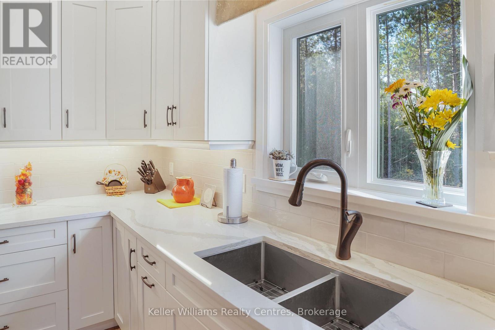 18 Telford Street, South Bruce Peninsula, Ontario  N0H 2T0 - Photo 13 - X12523944