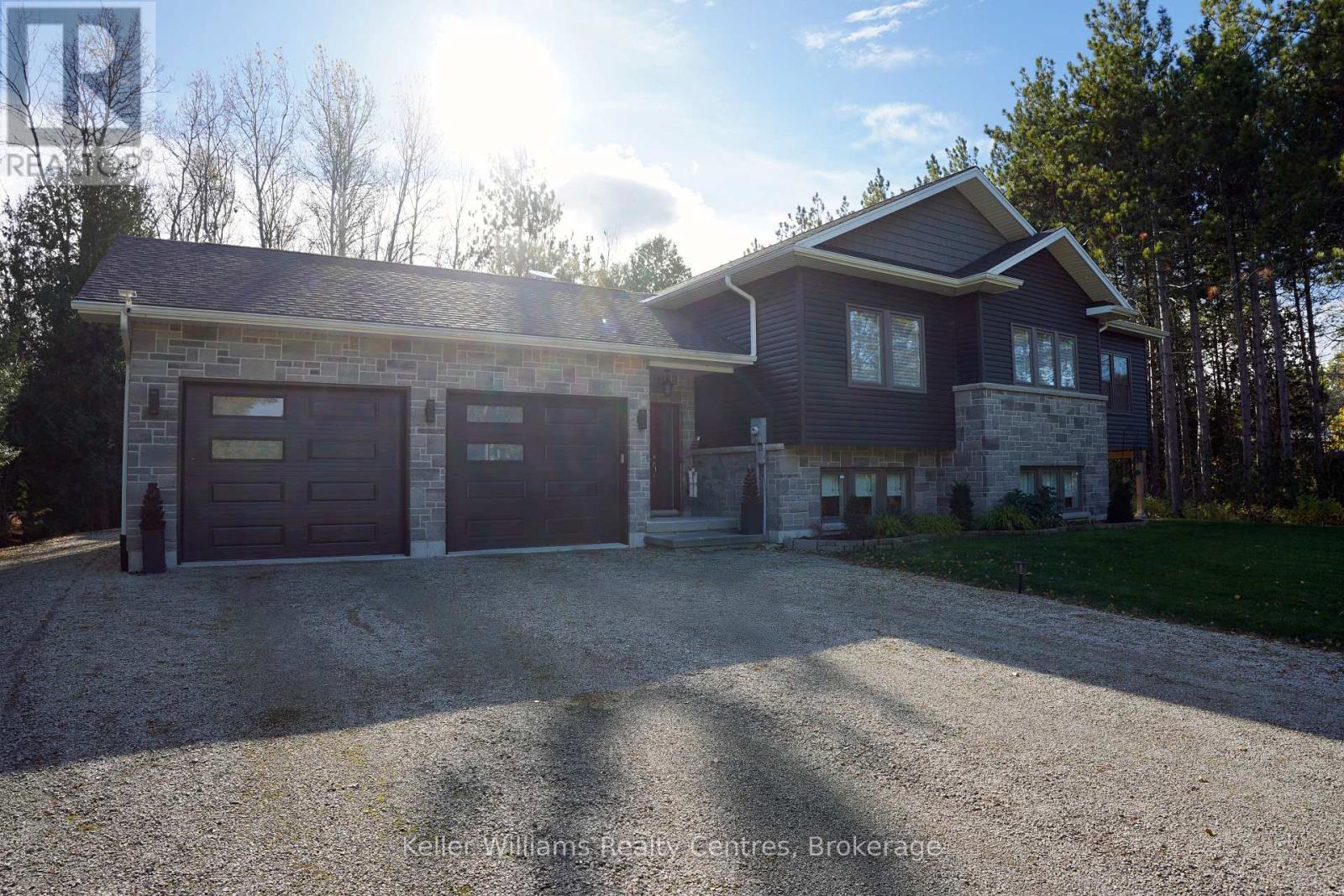 18 Telford Street, South Bruce Peninsula, Ontario  N0H 2T0 - Photo 3 - X12523944