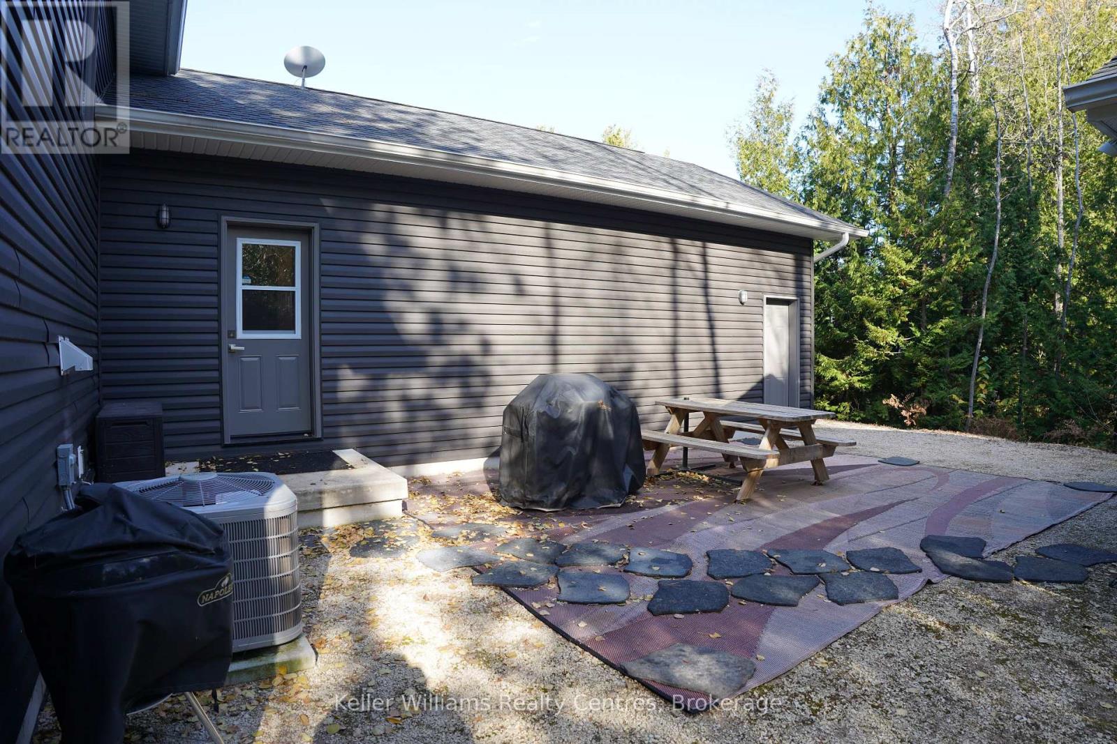 18 Telford Street, South Bruce Peninsula, Ontario  N0H 2T0 - Photo 43 - X12523944