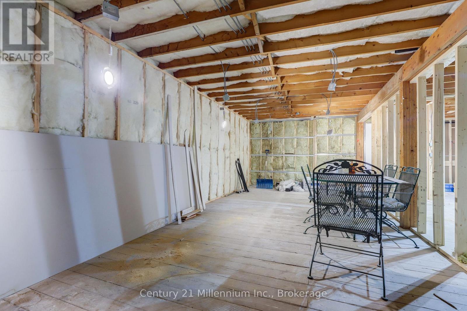 Unit B - 612 Berford Street, South Bruce Peninsula, Ontario  N0H 2T0 - Photo 5 - X12524020