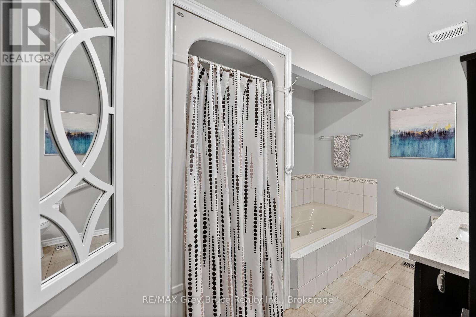 10 - 2720 Mewburn Road, Niagara Falls, Ontario  L2J 4J5 - Photo 15 - X12524066