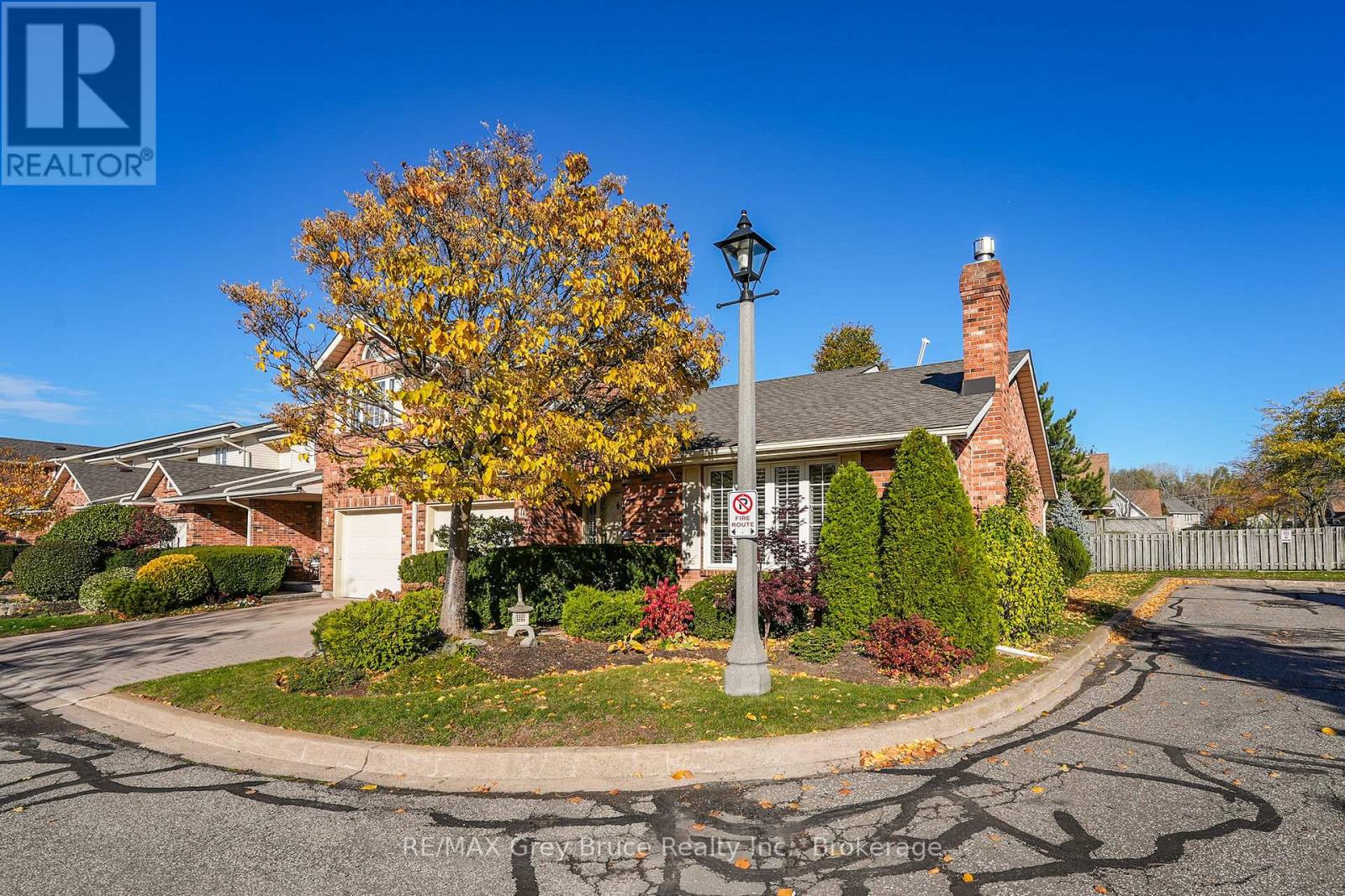 10 - 2720 Mewburn Road, Niagara Falls, Ontario  L2J 4J5 - Photo 3 - X12524066