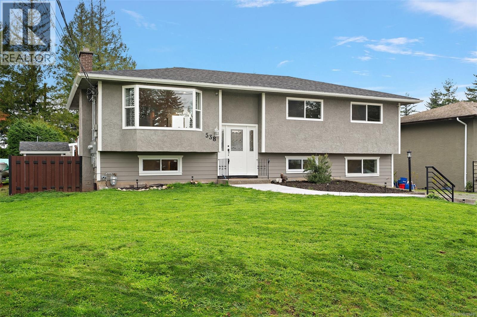 538 Cedarcrest Dr, Colwood, British Columbia  V9C 1M3 - Photo 2 - 1018640