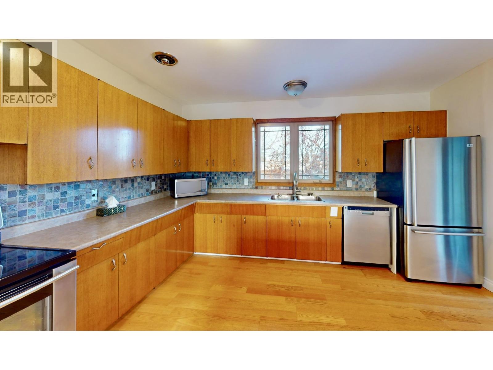 10304 110 Avenue, Fort St. John, British Columbia  V1J 2T4 - Photo 2 - R3065531