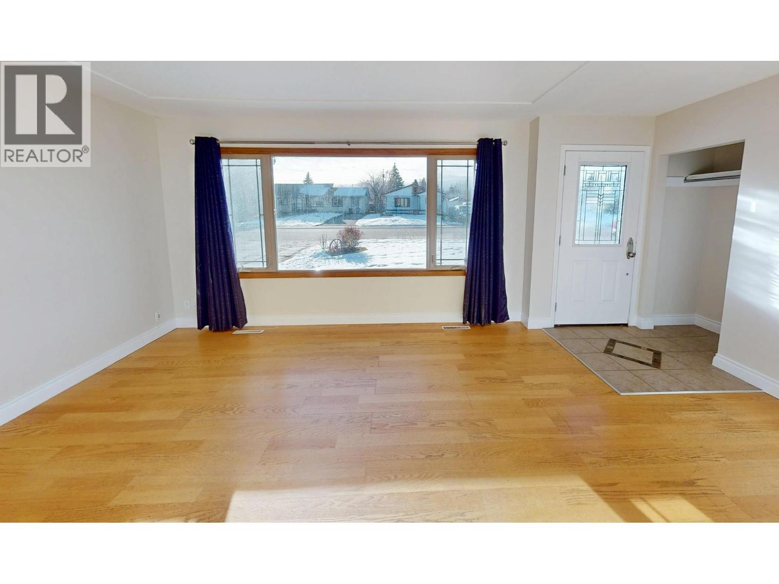 10304 110 Avenue, Fort St. John, British Columbia  V1J 2T4 - Photo 5 - R3065531