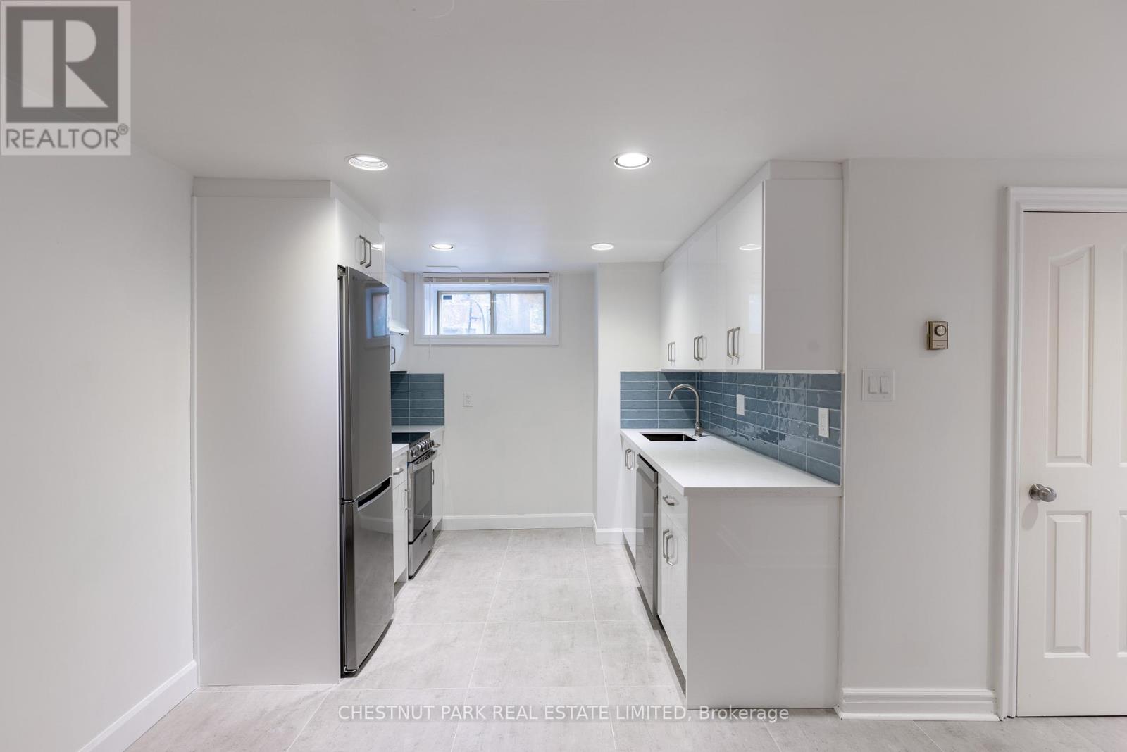 Lower - 34a Foxbar Road, Toronto, Ontario  M4V 2G6 - Photo 17 - C12523934