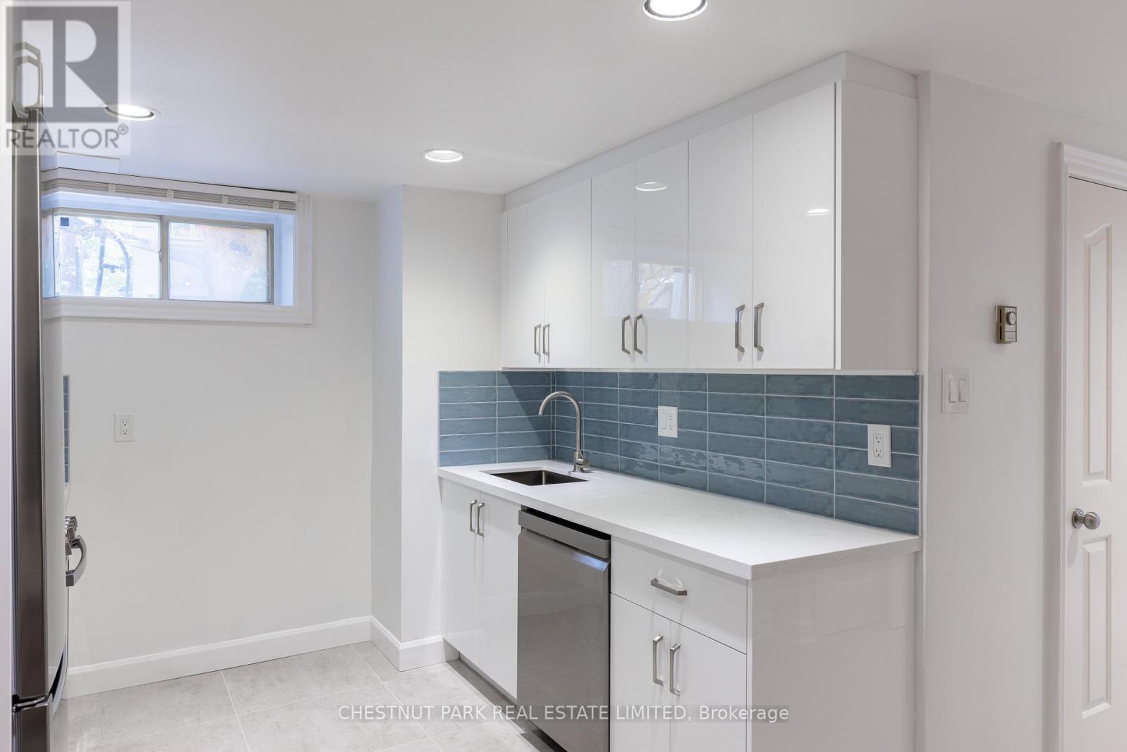 Lower - 34a Foxbar Road, Toronto, Ontario  M4V 2G6 - Photo 18 - C12523934