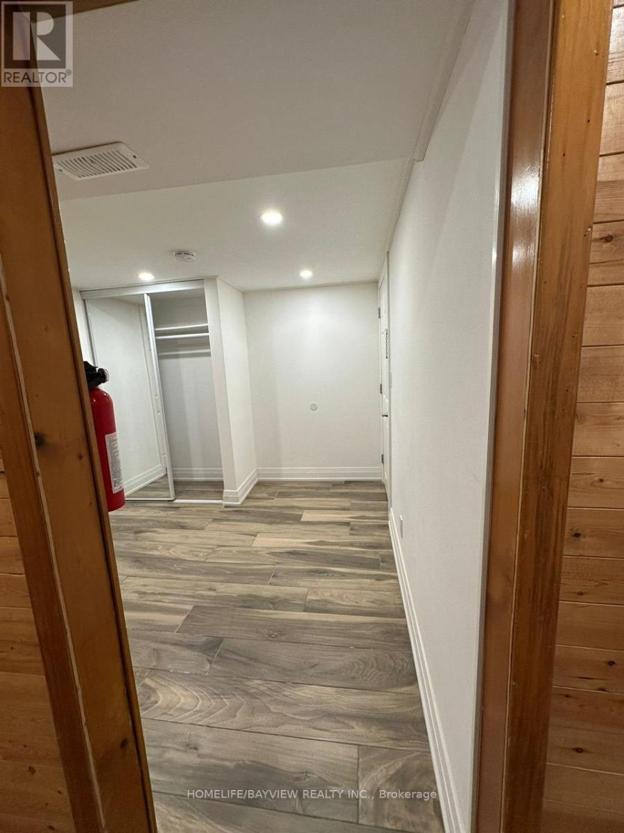 2 Pinemore Crescent, Toronto, Ontario  M3A 1W6 - Photo 10 - C12523946