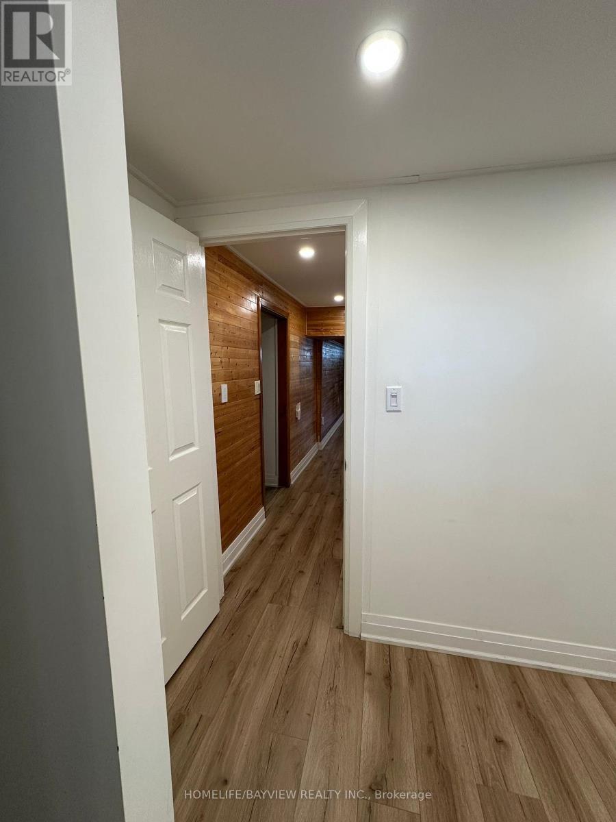 2 Pinemore Crescent, Toronto, Ontario  M3A 1W6 - Photo 11 - C12523946