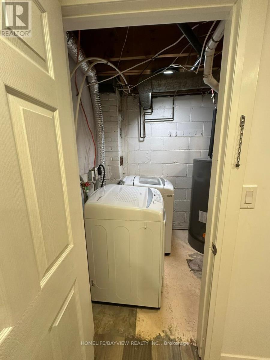 2 Pinemore Crescent, Toronto, Ontario  M3A 1W6 - Photo 17 - C12523946