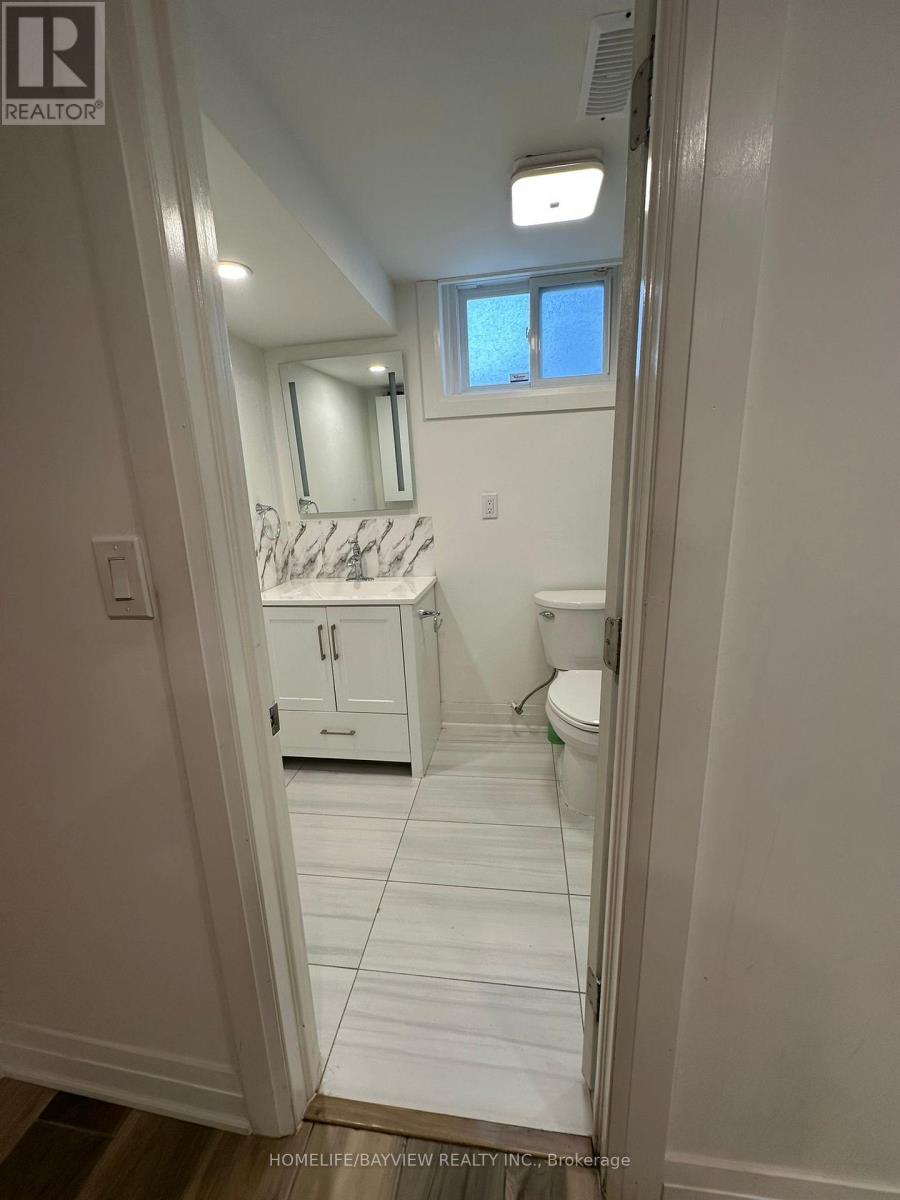 2 Pinemore Crescent, Toronto, Ontario  M3A 1W6 - Photo 18 - C12523946