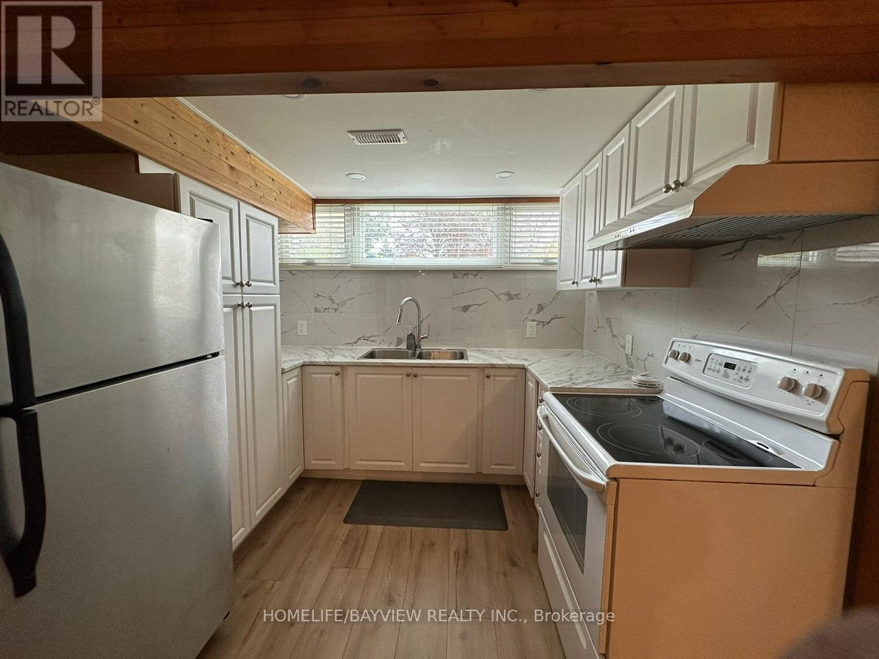 2 Pinemore Crescent, Toronto, Ontario  M3A 1W6 - Photo 23 - C12523946