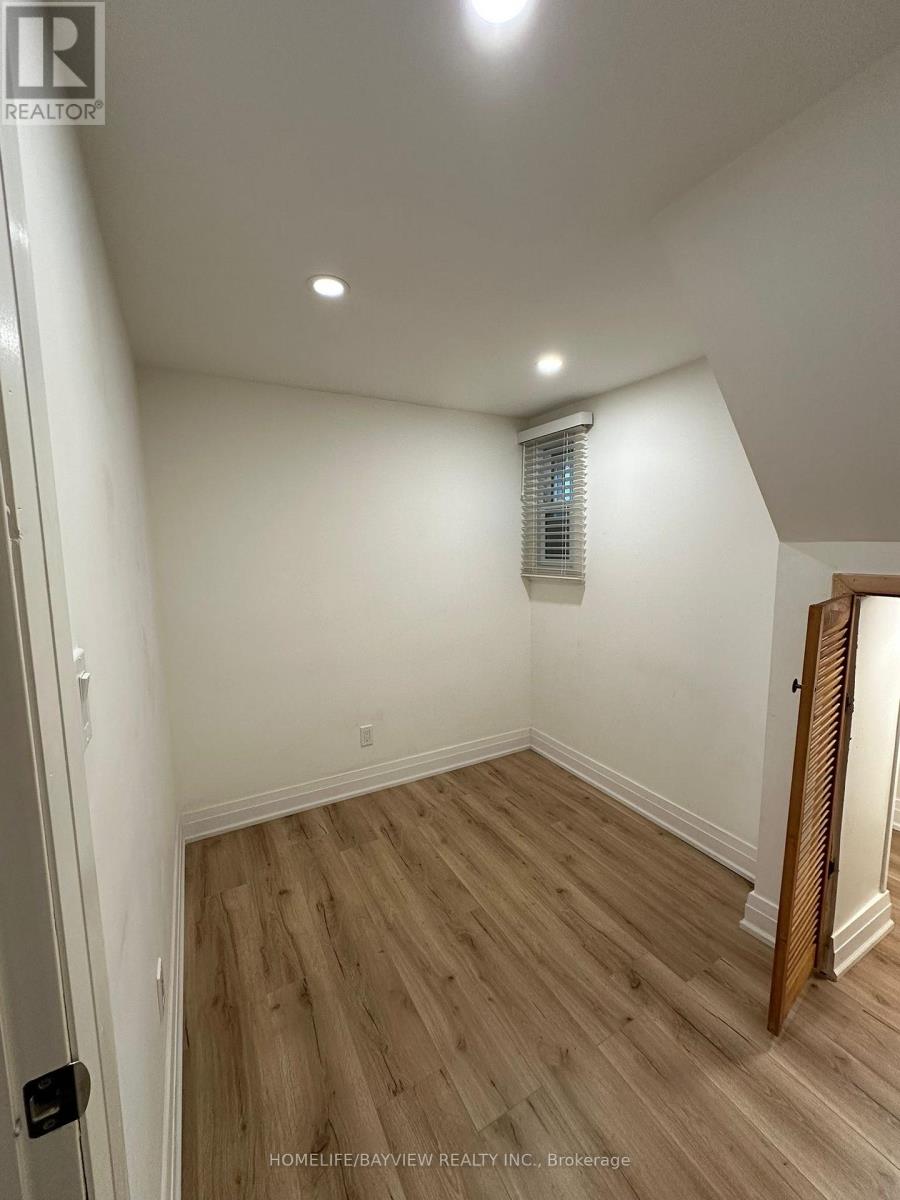 2 Pinemore Crescent, Toronto, Ontario  M3A 1W6 - Photo 9 - C12523946