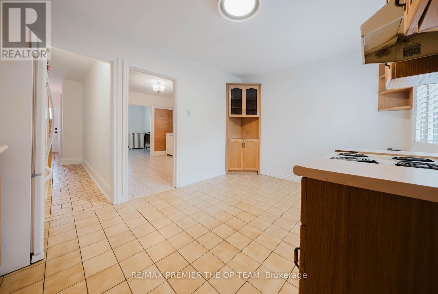 18 Greyton Crescent, Toronto, Ontario  M6E 2G2 - Photo 13 - C12523954