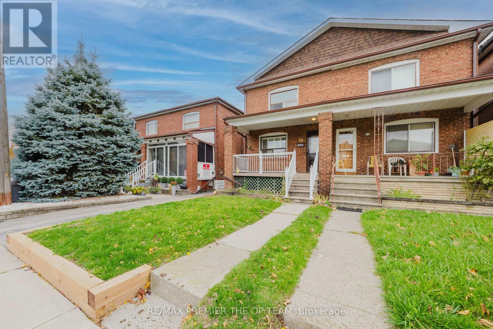 18 Greyton Crescent, Toronto, Ontario  M6E 2G2 - Photo 3 - C12523954