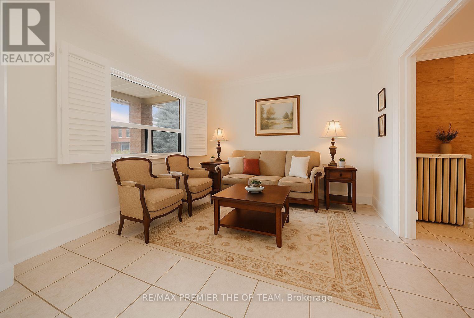 18 Greyton Crescent, Toronto, Ontario  M6E 2G2 - Photo 7 - C12523954