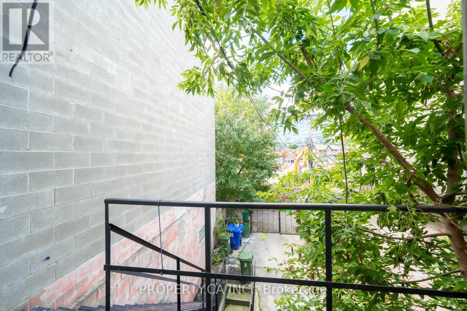 2nd/3rd Flr - 196 Augusta Avenue, Toronto, Ontario  M5T 2L6 - Photo 4 - C12523988