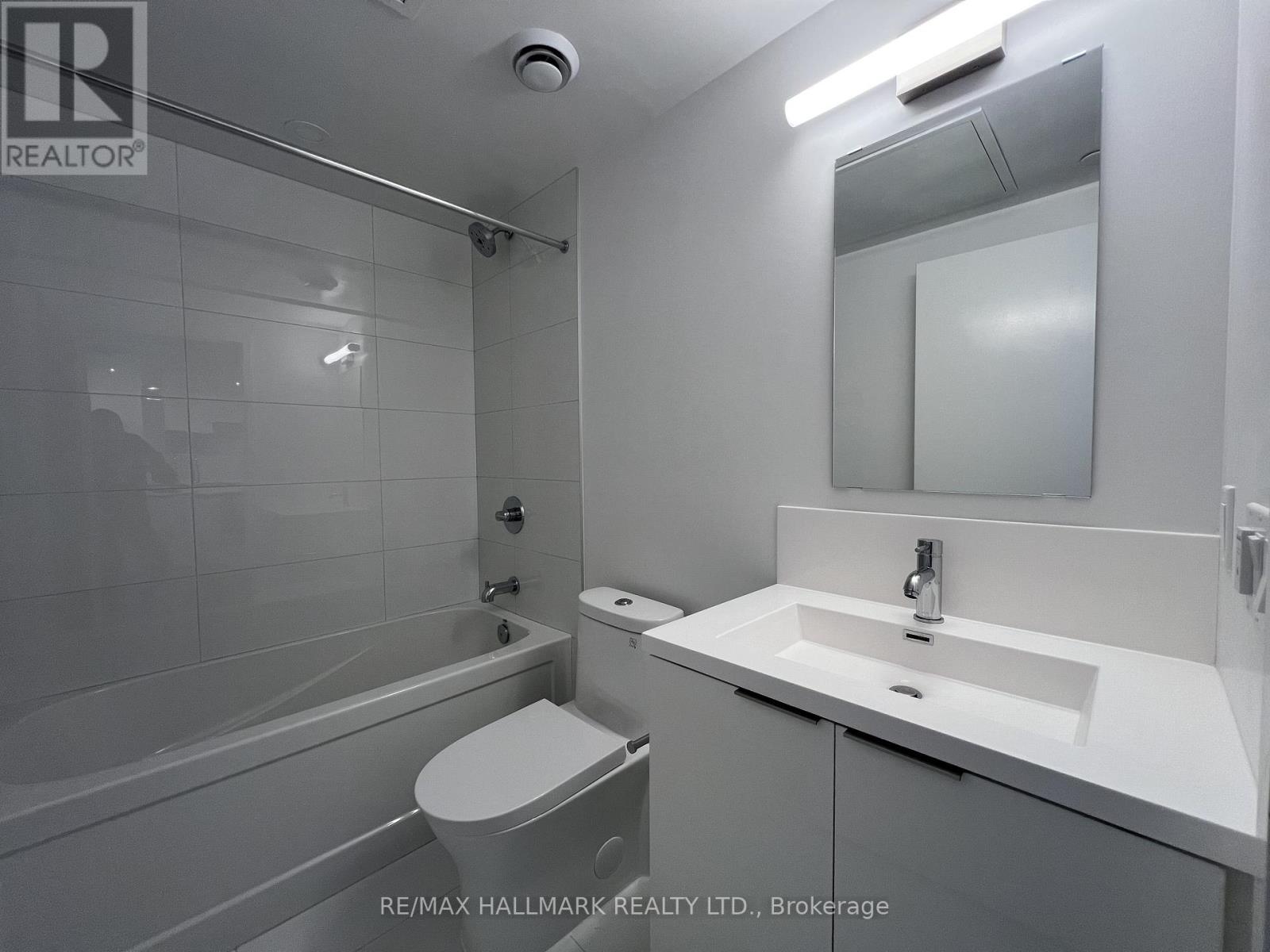 2411 - 230 Simcoe Street, Toronto, Ontario  M5T 0E2 - Photo 13 - C12522906