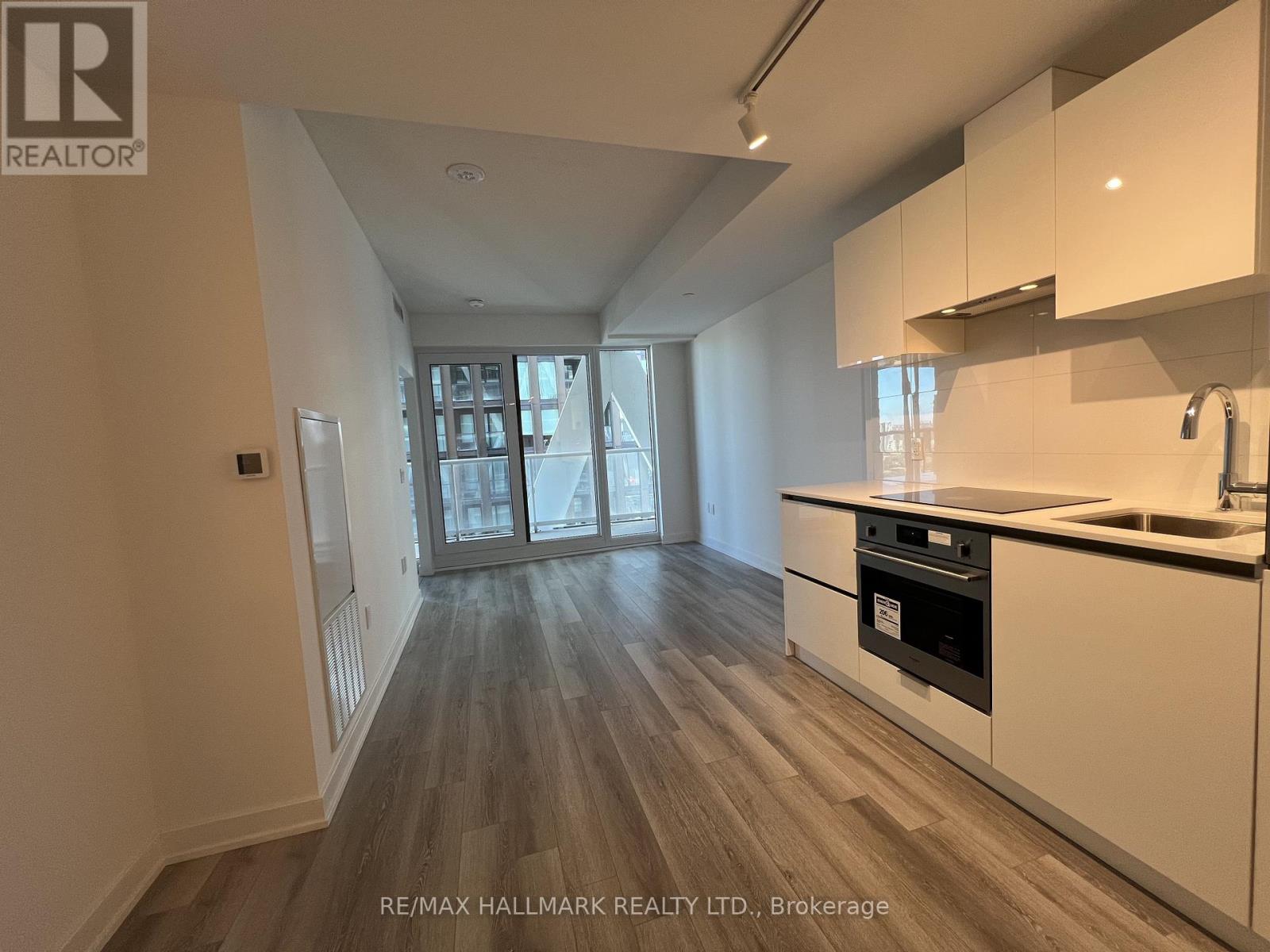 2411 - 230 Simcoe Street, Toronto, Ontario  M5T 0E2 - Photo 4 - C12522906