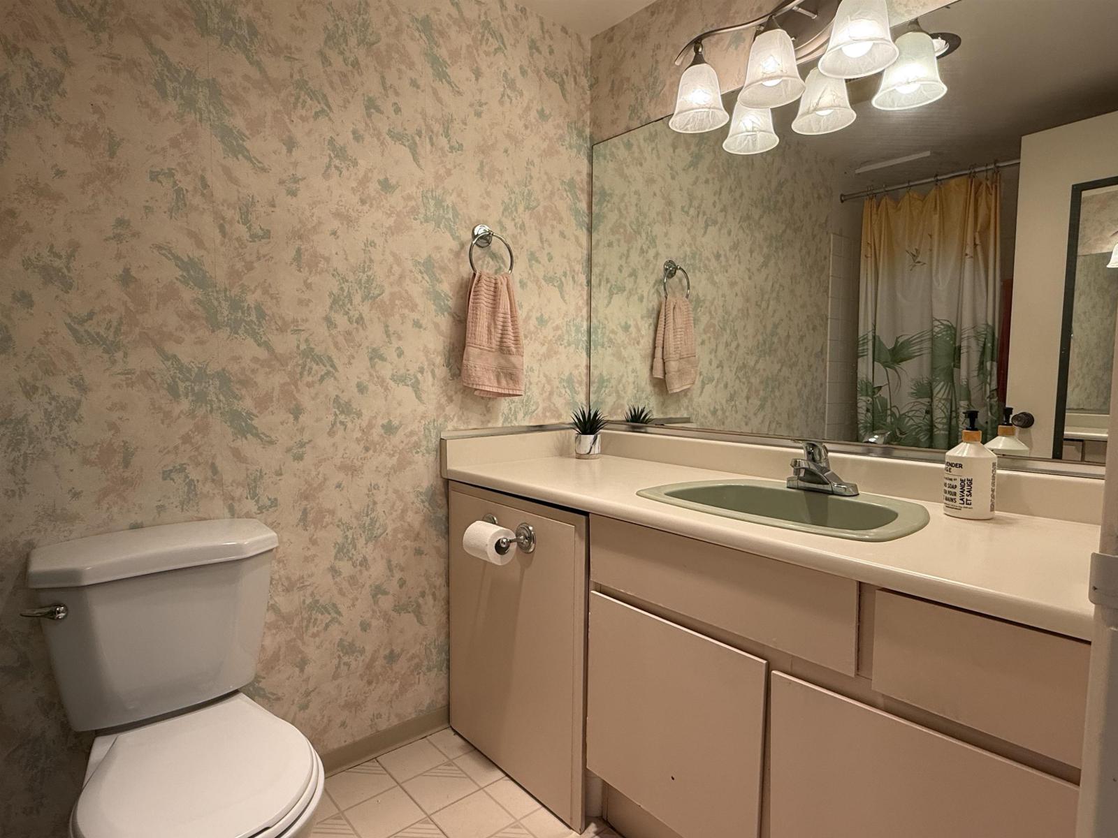 218 15020 North Bluff Road, White Rock, British Columbia  V4B 5A4 - Photo 13 - R3065714