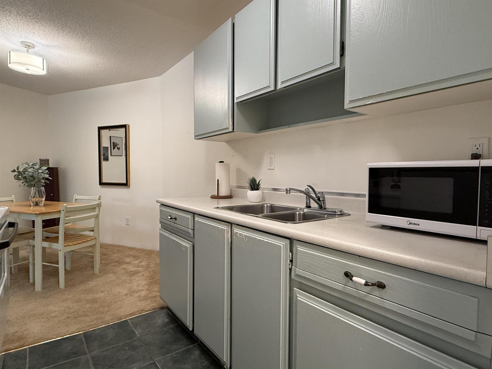 218 15020 North Bluff Road, White Rock, British Columbia  V4B 5A4 - Photo 9 - R3065714