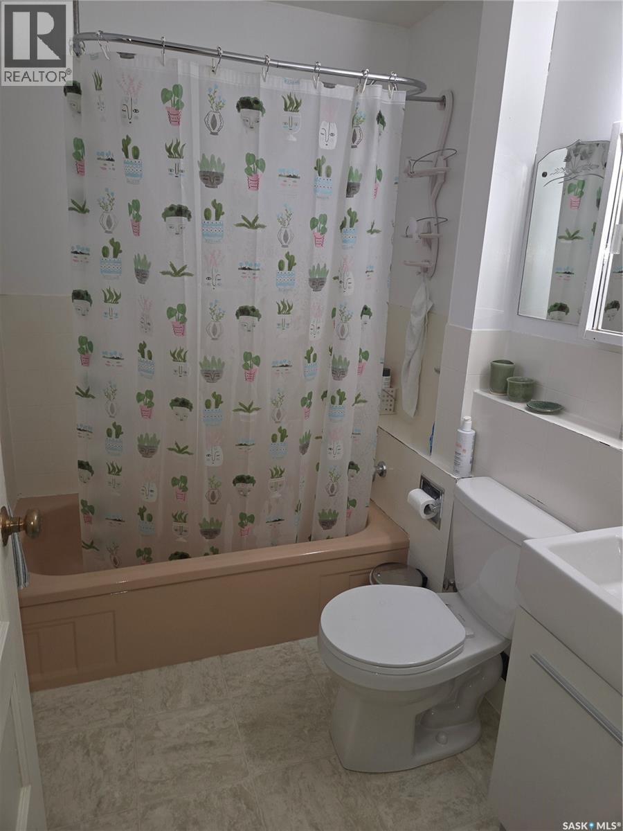 505 F Avenue N, Saskatoon, Saskatchewan  S7L 1W2 - Photo 14 - SK023635