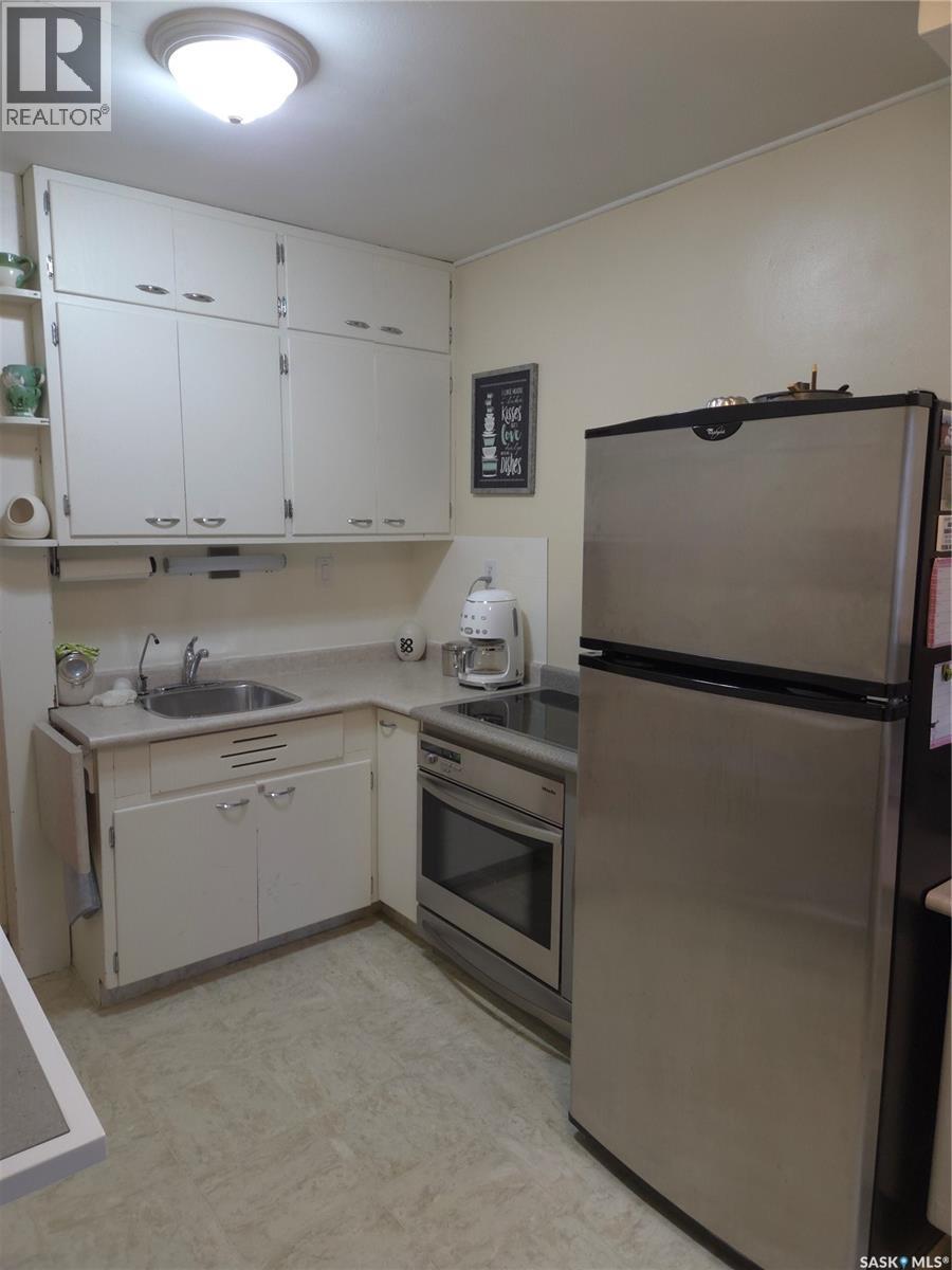 505 F Avenue N, Saskatoon, Saskatchewan  S7L 1W2 - Photo 8 - SK023635