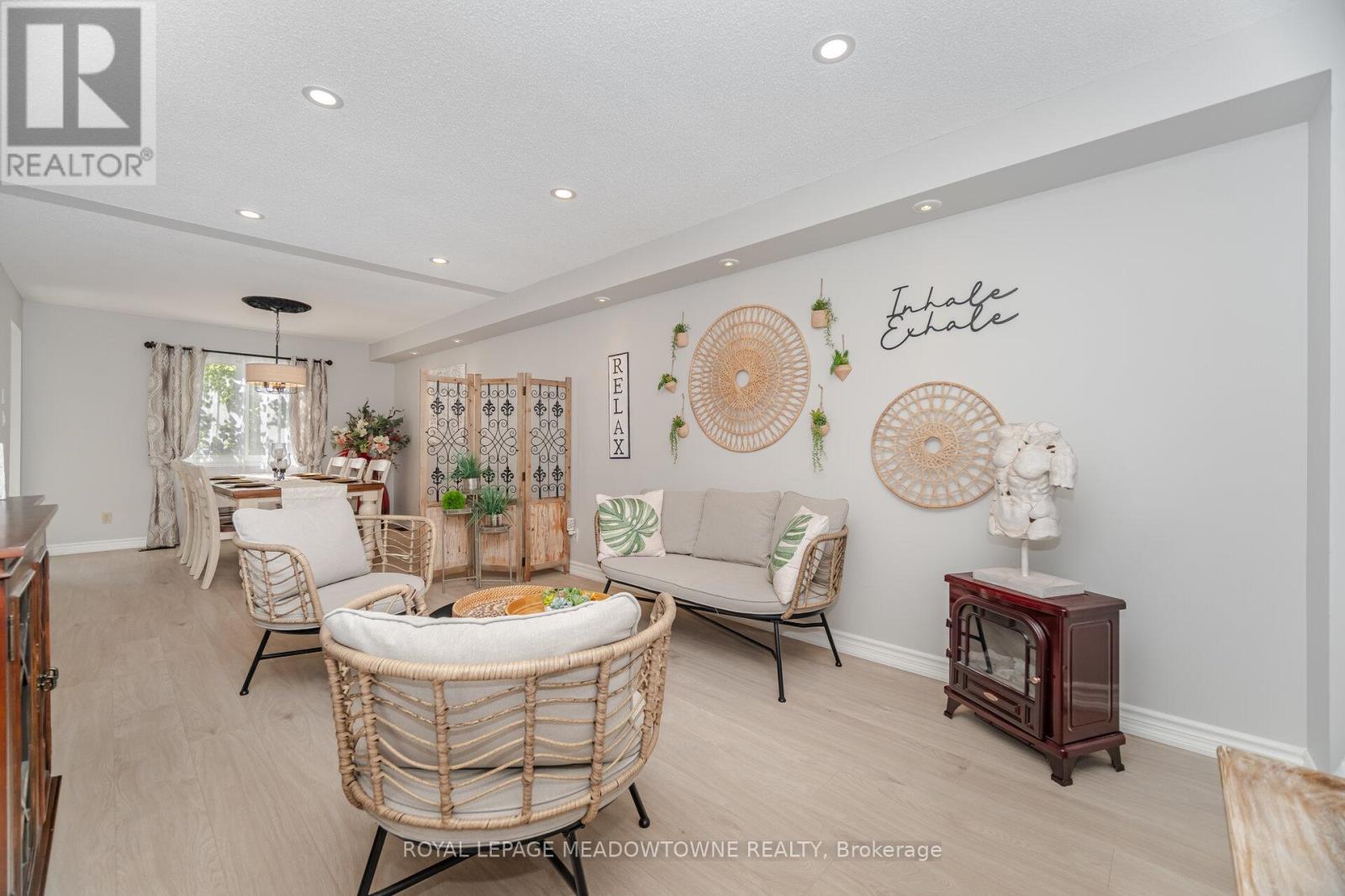 6 Hollis Crescent, East Gwillimbury, Ontario L9N 1E7 - Photo 9 - N12516116