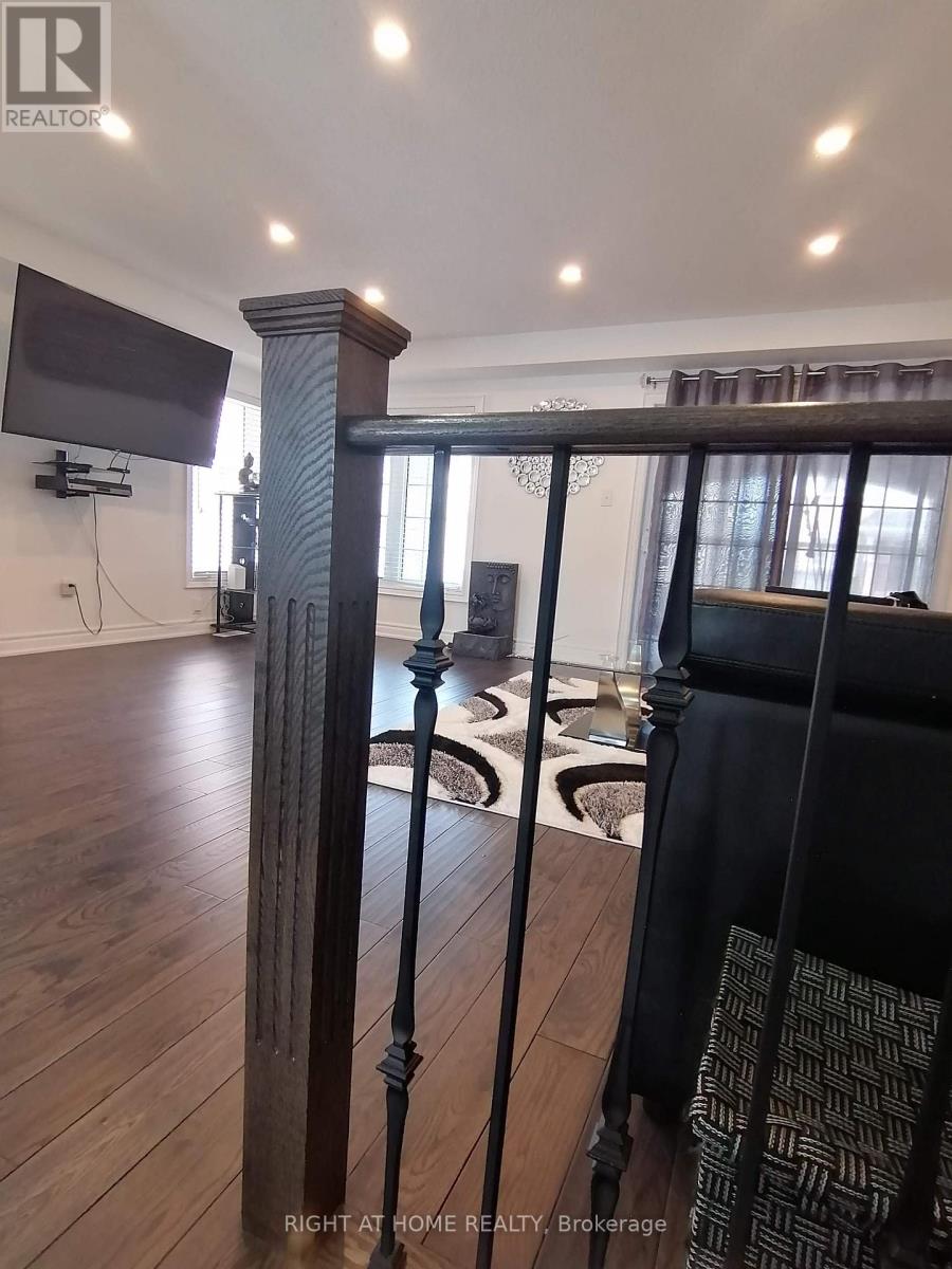 51 Devineridge Avenue, Ajax, Ontario  L1Z 0R7 - Photo 7 - E12524016