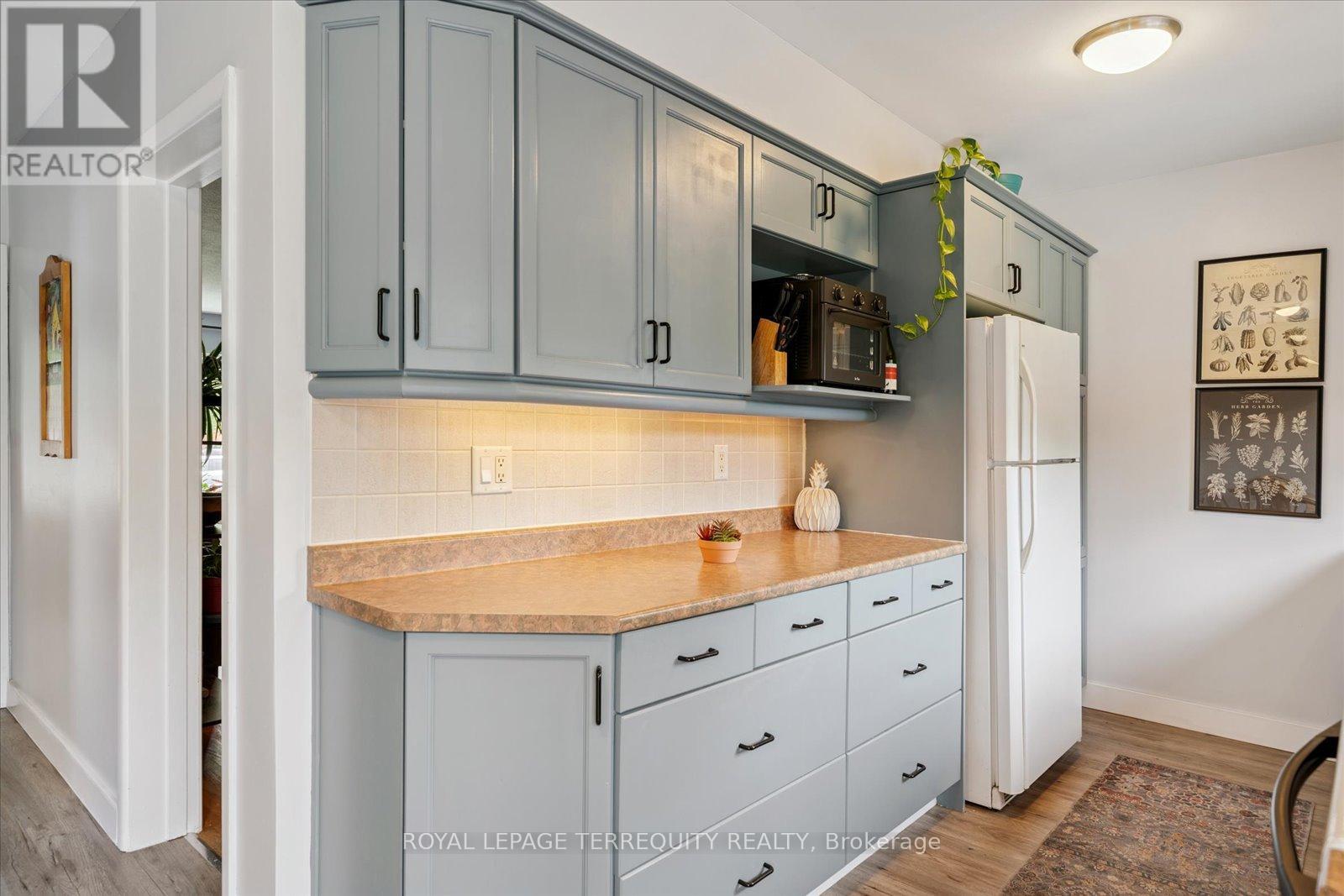 1201 Kingsholm Drive, Mississauga, Ontario  L4Y 2H1 - Photo 16 - W12523478