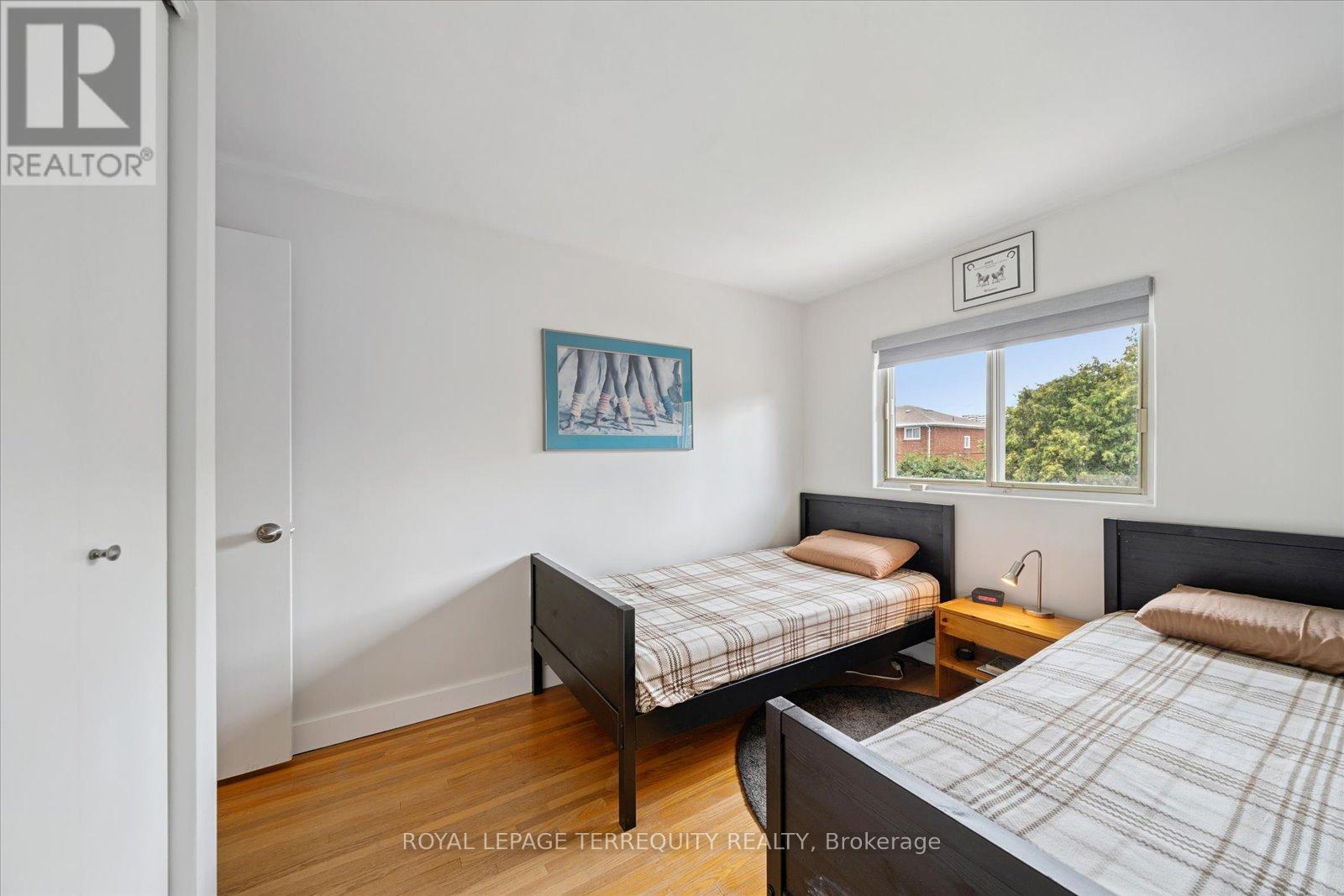 1201 Kingsholm Drive, Mississauga, Ontario  L4Y 2H1 - Photo 28 - W12523478