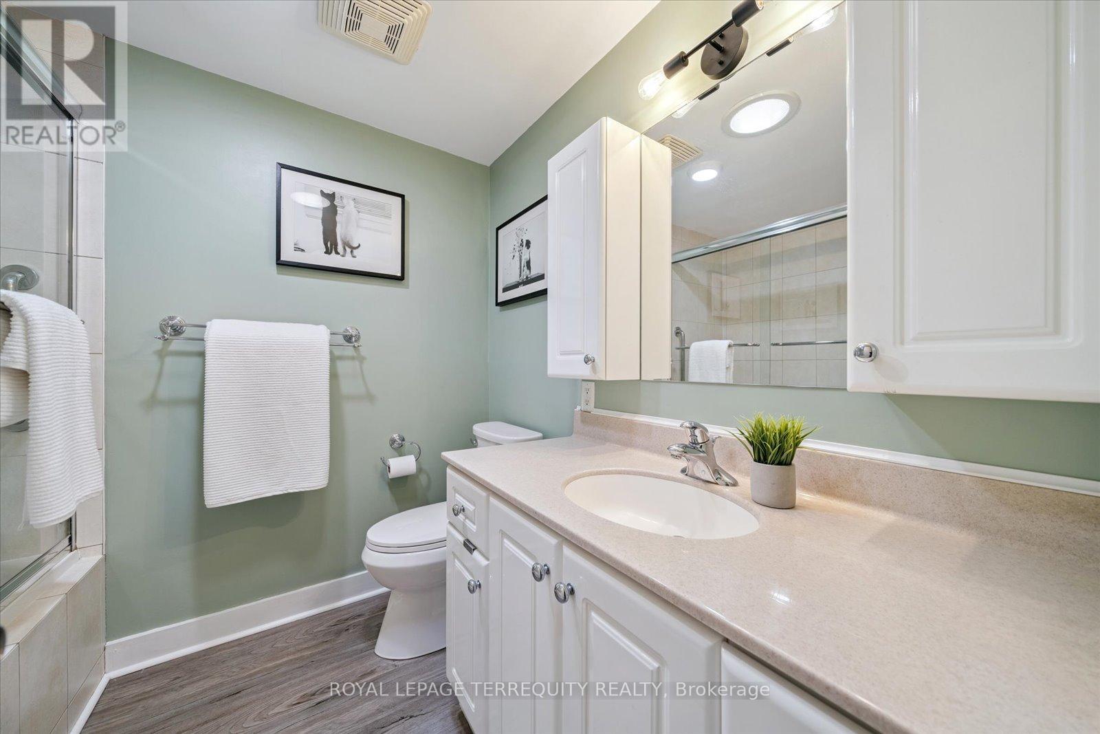 1201 Kingsholm Drive, Mississauga, Ontario  L4Y 2H1 - Photo 29 - W12523478