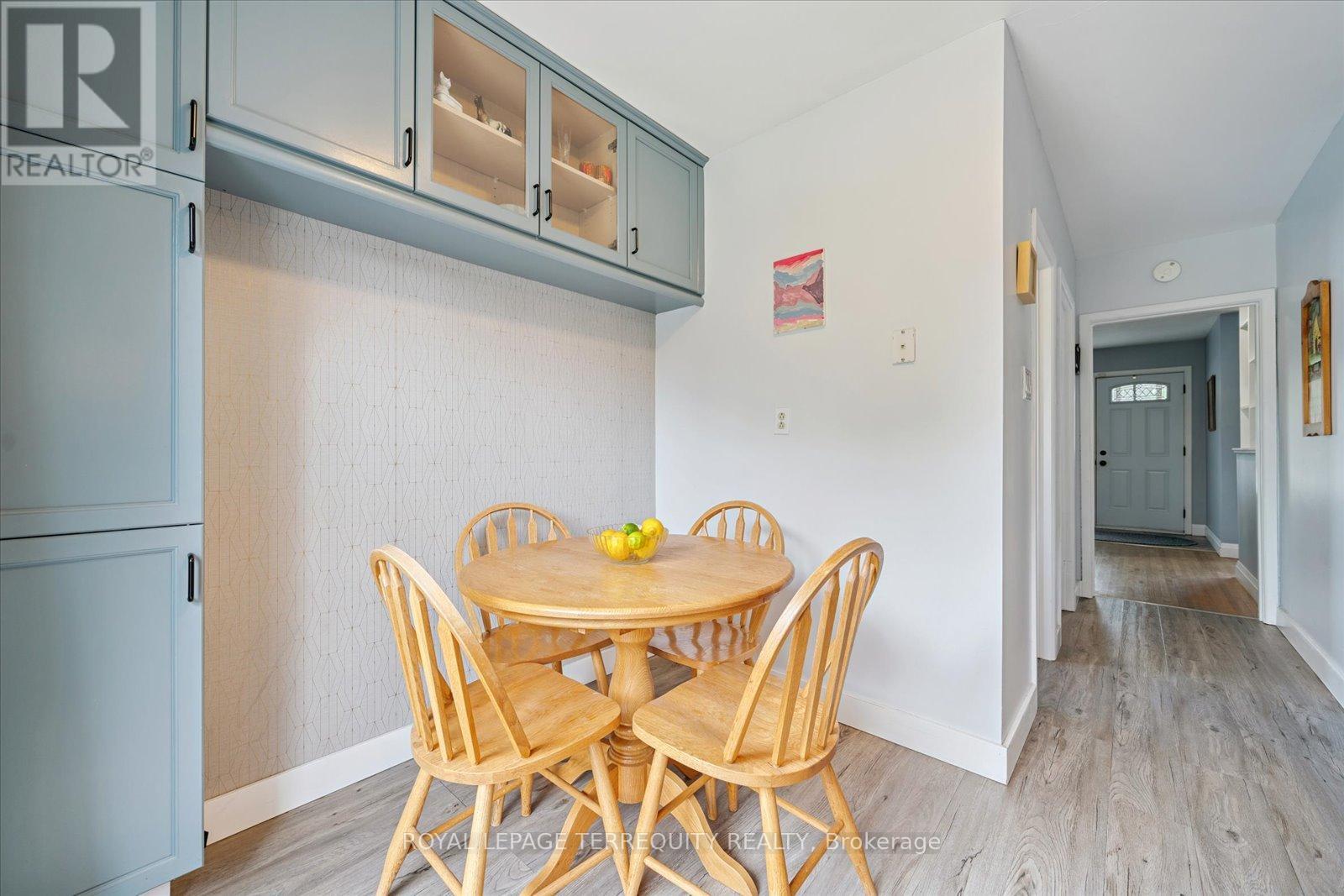 1201 Kingsholm Drive, Mississauga, Ontario  L4Y 2H1 - Photo 13 - W12523478