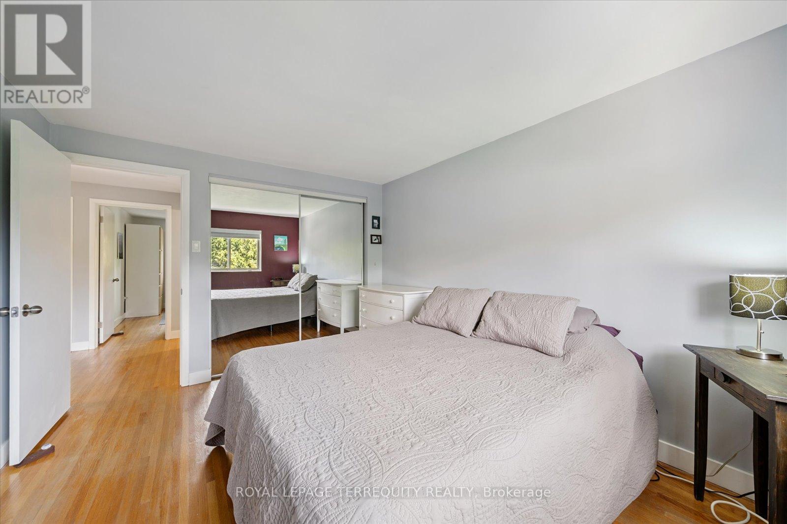 1201 Kingsholm Drive, Mississauga, Ontario  L4Y 2H1 - Photo 21 - W12523478