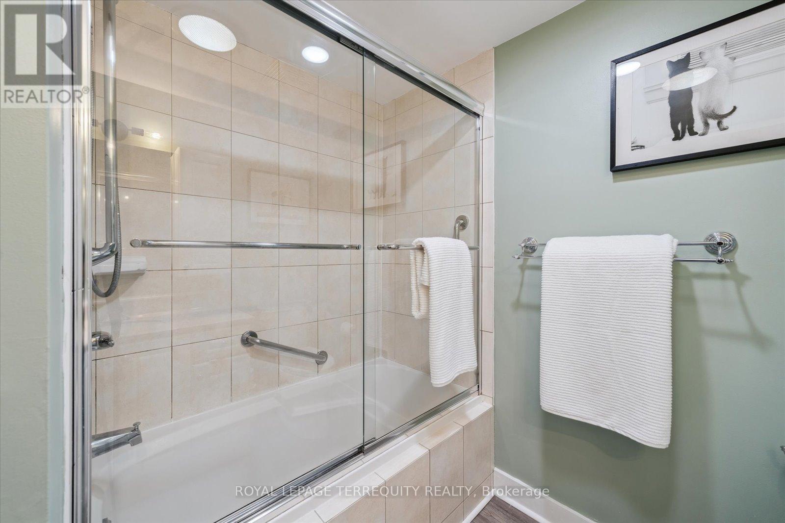 1201 Kingsholm Drive, Mississauga, Ontario  L4Y 2H1 - Photo 30 - W12523478