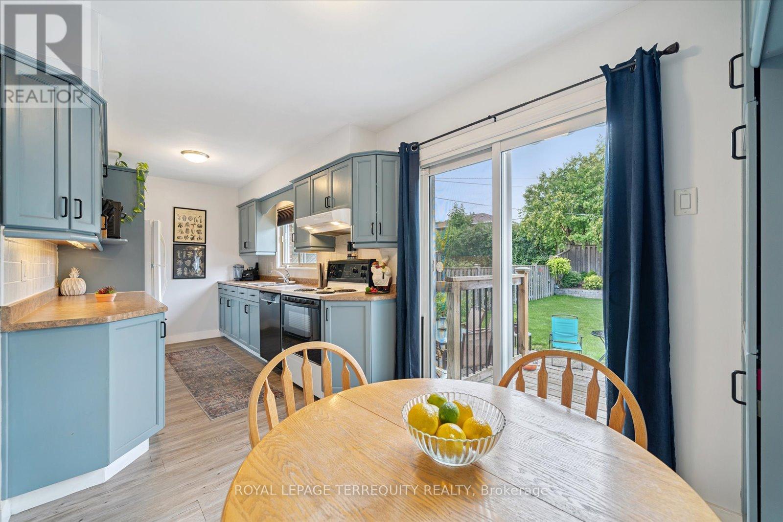 1201 Kingsholm Drive, Mississauga, Ontario  L4Y 2H1 - Photo 14 - W12523478