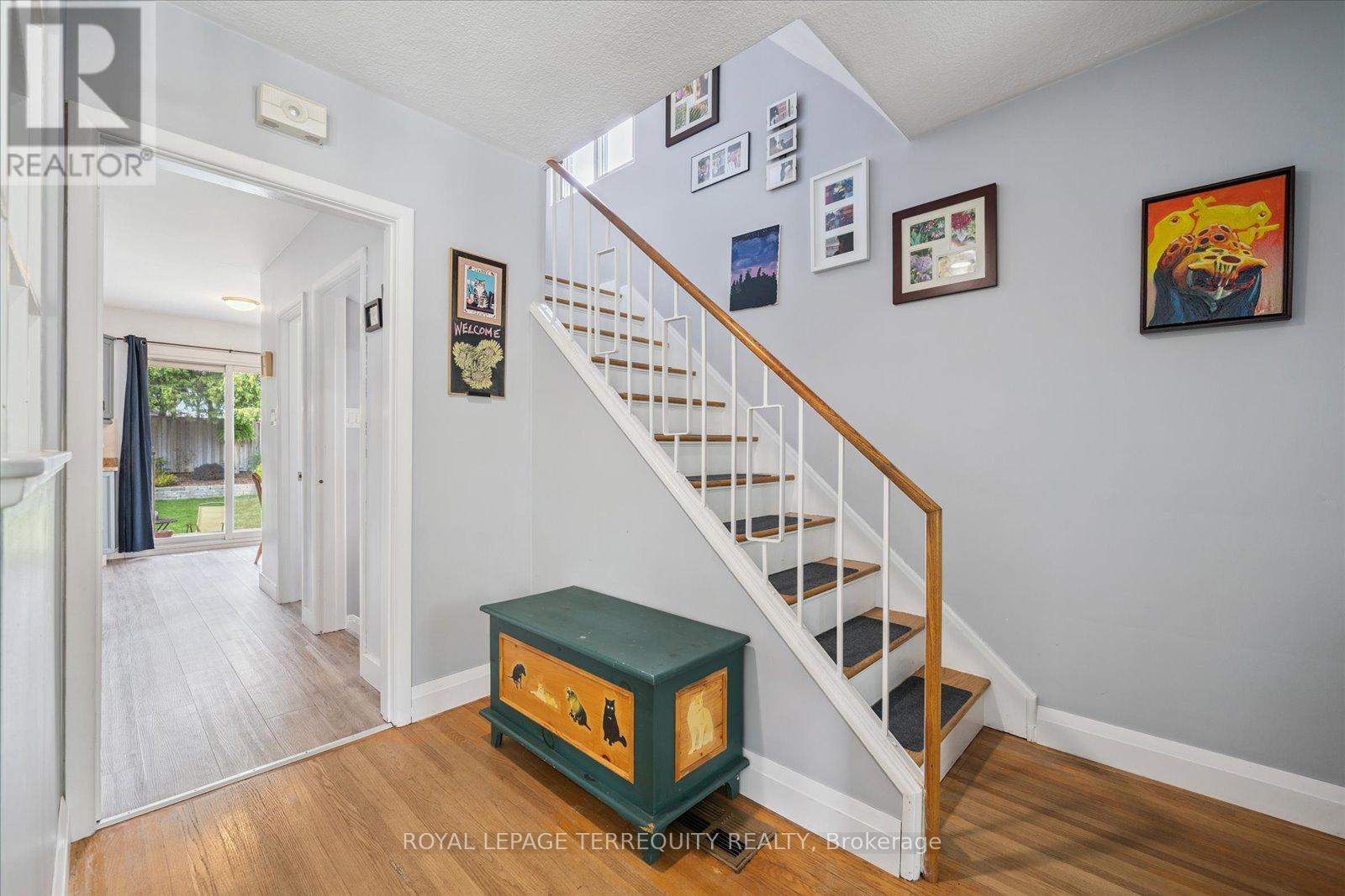 1201 Kingsholm Drive, Mississauga, Ontario  L4Y 2H1 - Photo 18 - W12523478